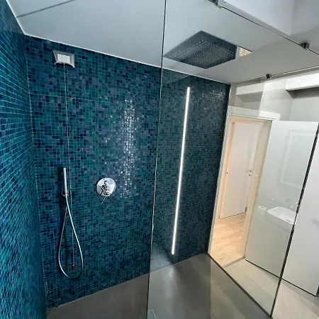 アパート Larius コモ