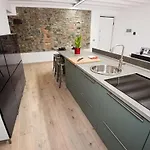 Larius Apartment *